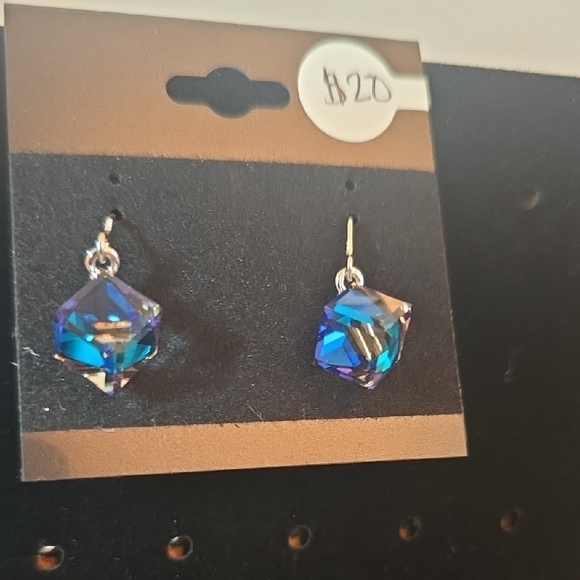 Elegant Blue and Silver Drop Earrings - Picture 3 of 4